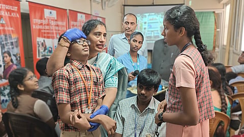 ராதாத்ரி நேத்ராலயாவின் 14-வது தீபாவளி பயிலரங்கம்: 20 பள்ளிகளின் மாணவர்கள் பங்கேற்பு