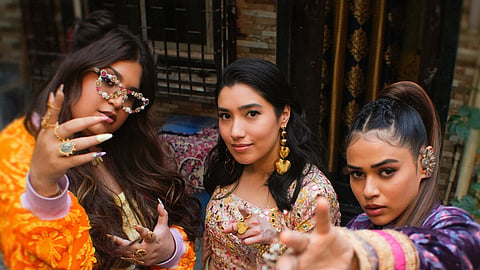 Natania Lalwani, Subhi and Shalmali Kholgade as Desi Trill