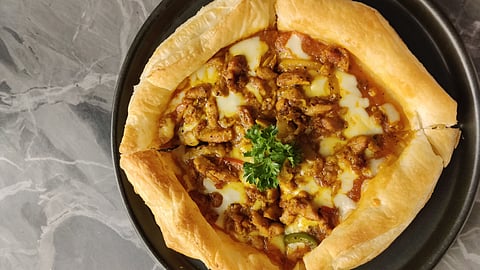 Bhuna chicken pizza