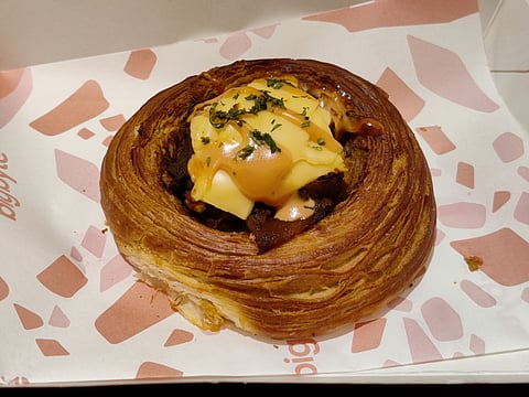 Paneer butter puff