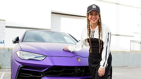 Shakira with the Lamborghini Urus