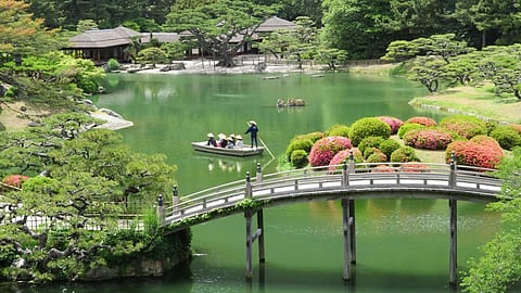 Japan Airlines (JAL) free flight offer