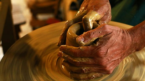 Pottery Pleasures: What to keep in mind before setting up a pottery wheel at home