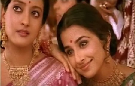 Raima Sen and Vidya Balan in a still from Parineeta