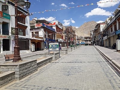 Bollywood film unit hit by food poisoning in Leh, over 100 members admitted to hospital