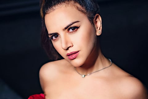 Actress and singer Rashi Mal has new bilingual tracks