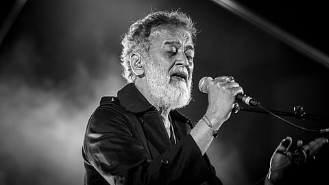 Lucky Ali’s Bengaluru concert turns magical as fan proposes mid-performance