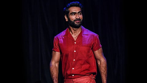 Kumail Nanjiani says he is sad the Indian cricket team didn't shake hands with the Pakistan team