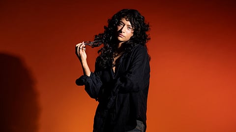 Hair today, gone tomorrow: Odessa A’zion settles the great wig debate