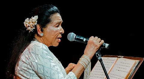 Asha Bhosle to be accorded state honours as family urges privacy