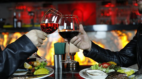 Beware of sneating, the new dating trend