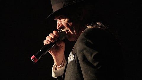 Tributes pour in for legendary Santana vocalist Alex Ligertwood