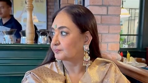Jaspinder Narula says Mona Kapoor later told her she was crying outside the studio while the singer recorded Mujhe Ek Pal Chain Na Aaye for Judaai