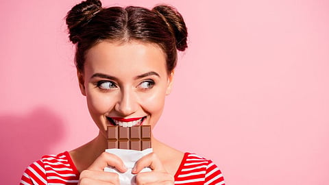 Having dark chocolate in periods is linked to serotonin drops and magnesium loss