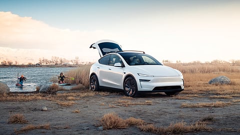 With ultra-responsive motors, it accelerates from 0 to 100 km/h in just 5.9 seconds, boasting a range of up to 500 kilometres