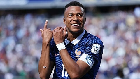 Kylian Mbappé seals victory for France in record-breaking match against Senegal in the World Cup
