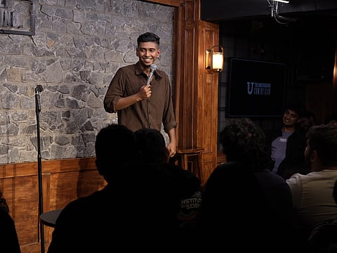 Varun Karyakarte’s latest show in Hyderabad turns everyday bugs into comedy