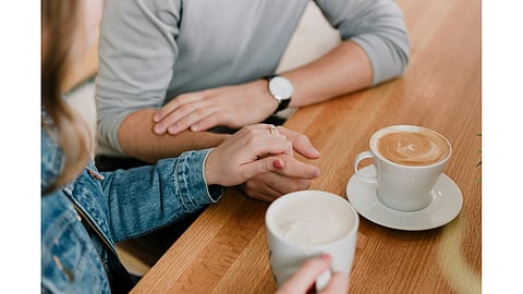 5 reasons why some couples thrive without constant communication