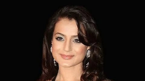 Ameesha Patel’s parents’ home robbed of Rs 5 lakh jewellery