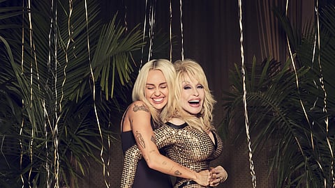 Miley Cyrus shares Dolly Parton's bizarre tour bus habit