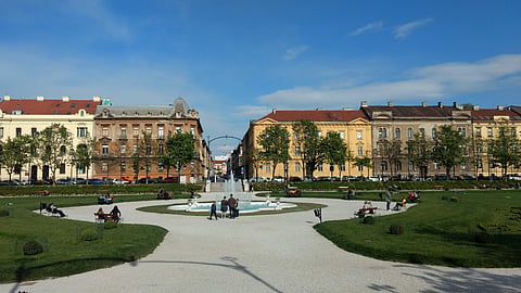 The Lenuci or Green Horseshoe
