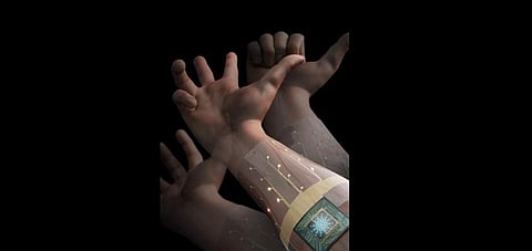 This new wearable device can detect hand gestures before you make them