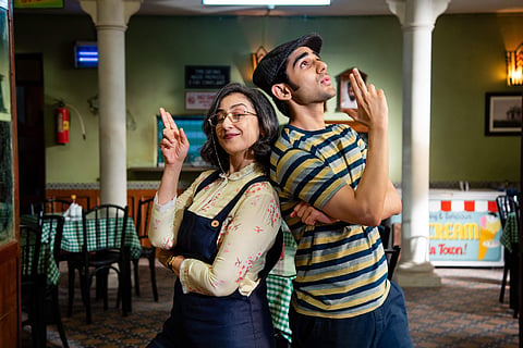 A still from Maska