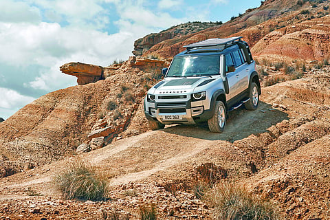 Land_Rover_Defender_(1)