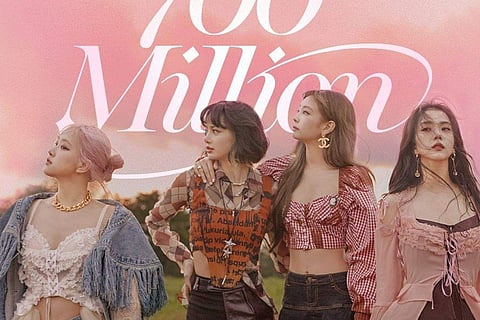 In frame: BLACKPINK