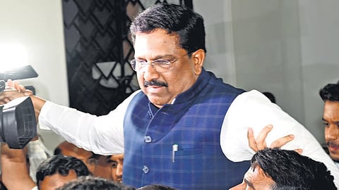 ವಿಧಾನ ಸೌಧ ಕಾರಿಡಾರ್ ನಲ್ಲಿ ನಾಸಿರ್ ಹುಸೇನ್ ಅಭಿಮಾನಿಗಳಿಂದ ಸಂಭ್ರಮಾಚರಣೆ