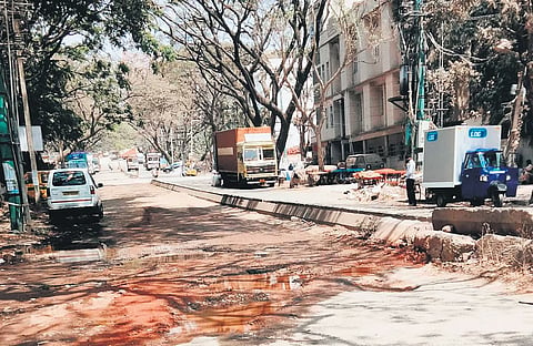 ಕಂಠೀರವ ಸ್ಟುಡಿಯೋ ರಸ್ತೆಗೆ ಸಂಪರ್ಕ ಕಲ್ಪಿಸುವ ಎಂಇಐ ರಸ್ತೆಯ ಸ್ಥಿತಿ.