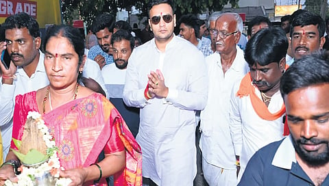 ಮೈಸೂರಿನ ಜಯಪುರ ಗ್ರಾಮದಲ್ಲಿ ಯದುವೀರ್ ಮತಯಾಚನೆ