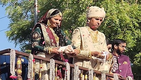 ಭವೇಶ್ಭಾಯ್ ಭಂಡಾರಿ, ಪತ್ನಿ ಜಿನಾಲ್ ಭಂಡಾರಿ