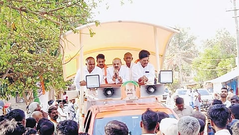 ಬ್ಯಾಡಗಿಯಲ್ಲಿ ಮಂಗಳವಾರ ಬಿಜೆಪಿ ಹಾವೇರಿ-ಗದಗ ಲೋಕಸಭಾ ಅಭ್ಯರ್ಥಿ ಬಸವರಾಜ ಬೊಮ್ಮಾಯಿ ಪ್ರಚಾರ ನಡೆಸಿದರು
