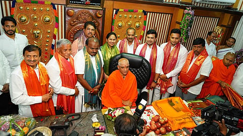 NDA candidates in Karnataka meet Vokkaliga seer