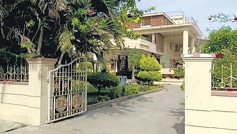 ಹೊಳೆ ನರಸೀಪುರದಲ್ಲಿರುವ ಎಚ್.ಡಿ ರೇವಣ್ಣ ಮನೆ