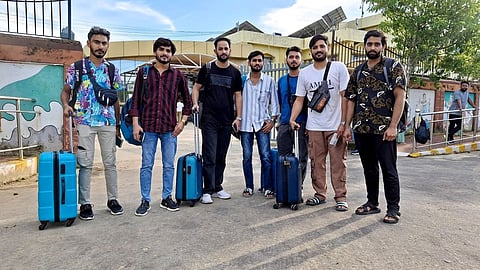 ಬಾಂಗ್ಲಾದಿಂದ ಮರಳಿದ ಭಾರತೀಯ ವಿದ್ಯಾರ್ಥಿಗಳು
