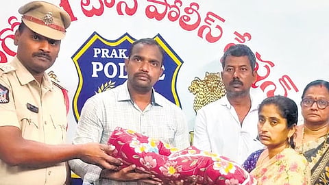 10,000 ರೂ.ಗೆ ಮಗು ಮಾರಾಟ ಮಾಡಿದ್ದ ಅಂಗನವಾಡಿ ಕಾರ್ಯಕರ್ತೆ: ಆಂಧ್ರ ಪ್ರದೇಶ ಪೊಲೀಸರಿಂದ ಶಿಶು ರಕ್ಷಣೆ