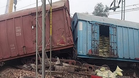 wagons of freight train derail