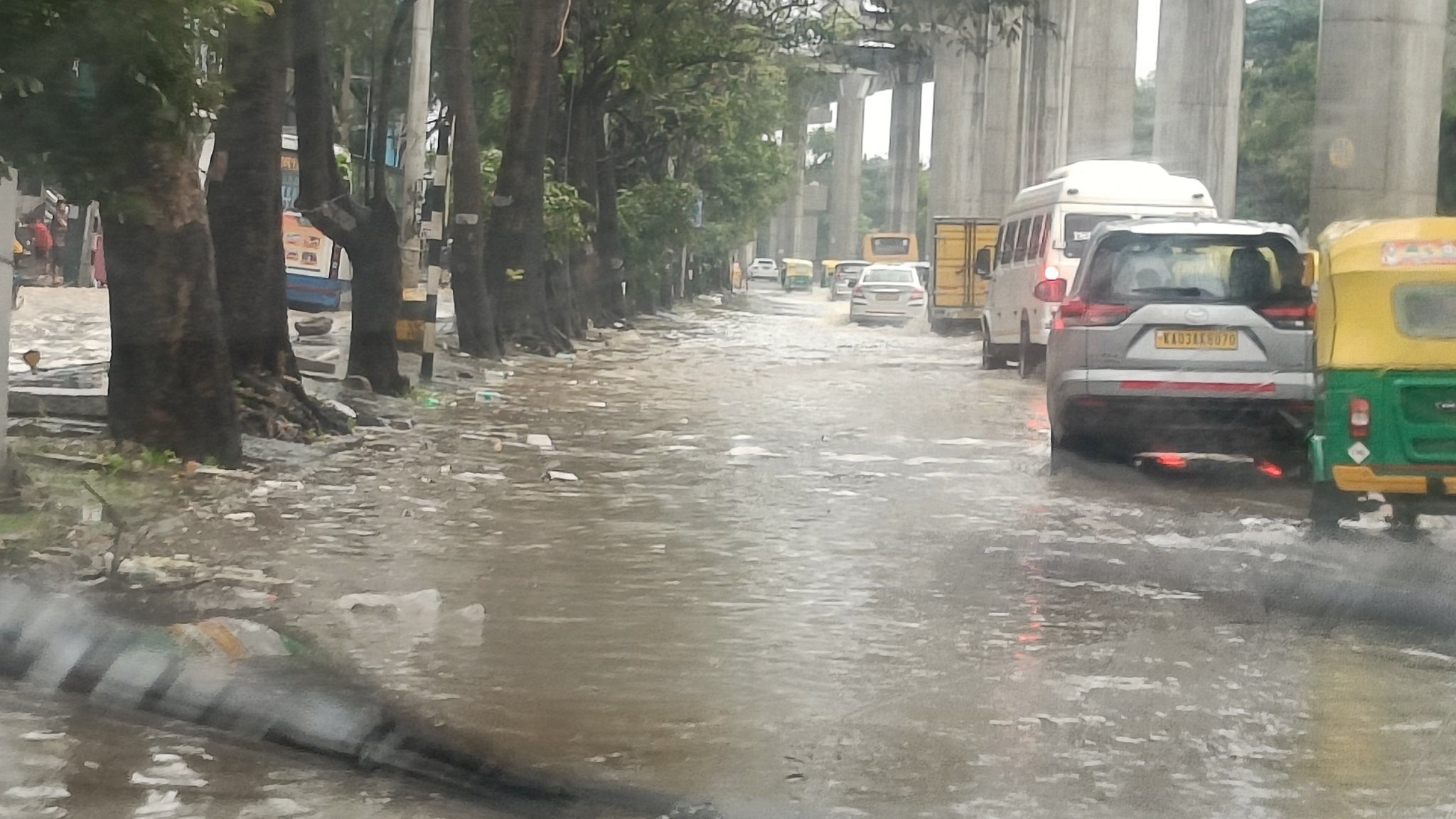 Traffic huge traffic jam City as Heavy rain hits