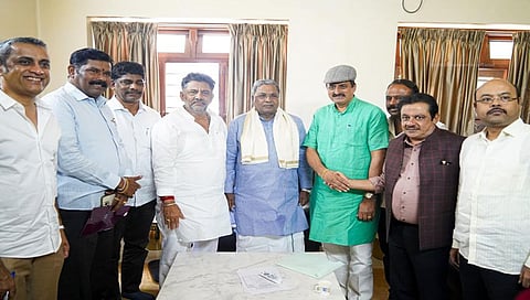CP Yogeeshwar meet congress leaders