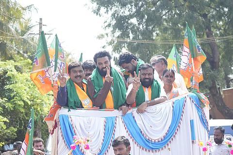 MLA Janardhan Reddy and former minister B Sriramulu participate in election campaigning in Sandur on Sunday