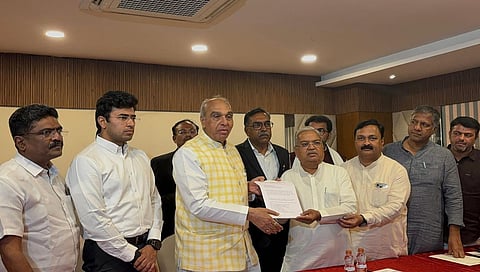 JPC Chairman Pal receives petitions