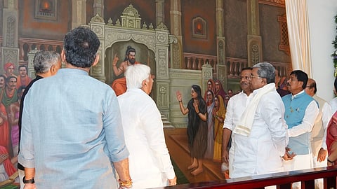 ಅನುಭವ ಮಂಟಪದ ತೈಲಚಿತ್ರ ಅನಾವರಣಗೊಳಿಸಿದ ಸಿಎಂ.