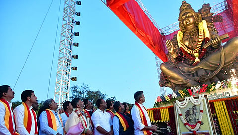 ವಿಧಾನಸೌಧದಲ್ಲಿ ಭುವನೇಶ್ವರಿ ಪ್ರತಿಮೆ ಅನಾವರಣಗೊಳಿಸಿದ ಸಿಎಂ
