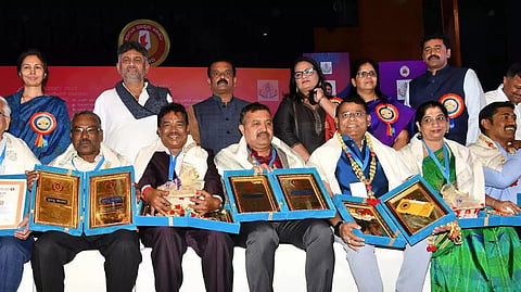 DK Shivakumar with Media Awardees
