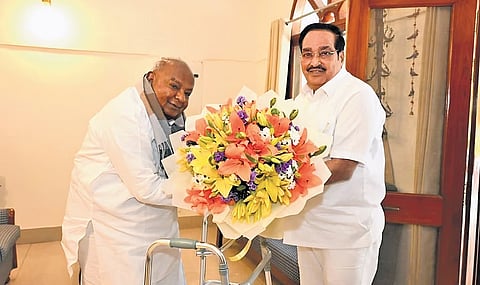 ಕೇಂದ್ರ ಜಲಶಕ್ತಿ ಸಚಿವ ಸಿಆರ್ ಪಾಟೀಲ್ ಅವರೊಂದಿಗೆ ಹೆಚ್ಡಿ ದೇವೇಗೌಡ
