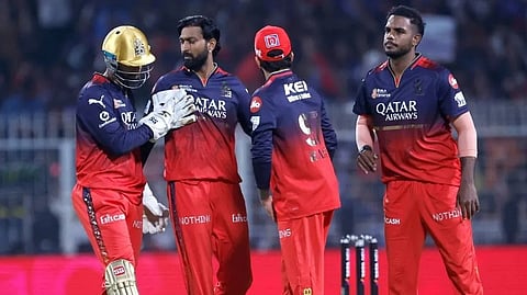 IPL 2025: ಸಿರಾಜ್ ಮಾರಕ ಬೌಲಿಂಗ್; ಆರಂಭಿಕ ಆಘಾತ ನಡುವೆಯೂ 169 ರನ್ ಪೇರಿಸಿದ RCB
