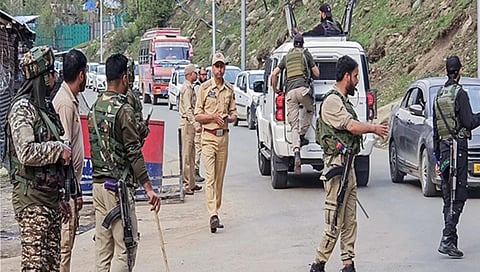 ಪಹಲ್ಗಾಮ್ನ ಪ್ರಮುಖ ಪ್ರವಾಸಿ ತಾಣದ ಮೇಲೆ ಭಯೋತ್ಪಾದಕ ದಾಳಿ