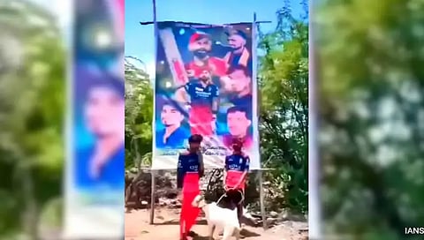 ವಿರಾಟ್ ಕೊಹ್ಲಿ ಕಟೌಟ್ ಮುಂದೆ ಮೇಕೆ ಬಲಿ ನೀಡಿದ ಆರ್ಸಿಬಿ ಅಭಿಮಾನಿಗಳು